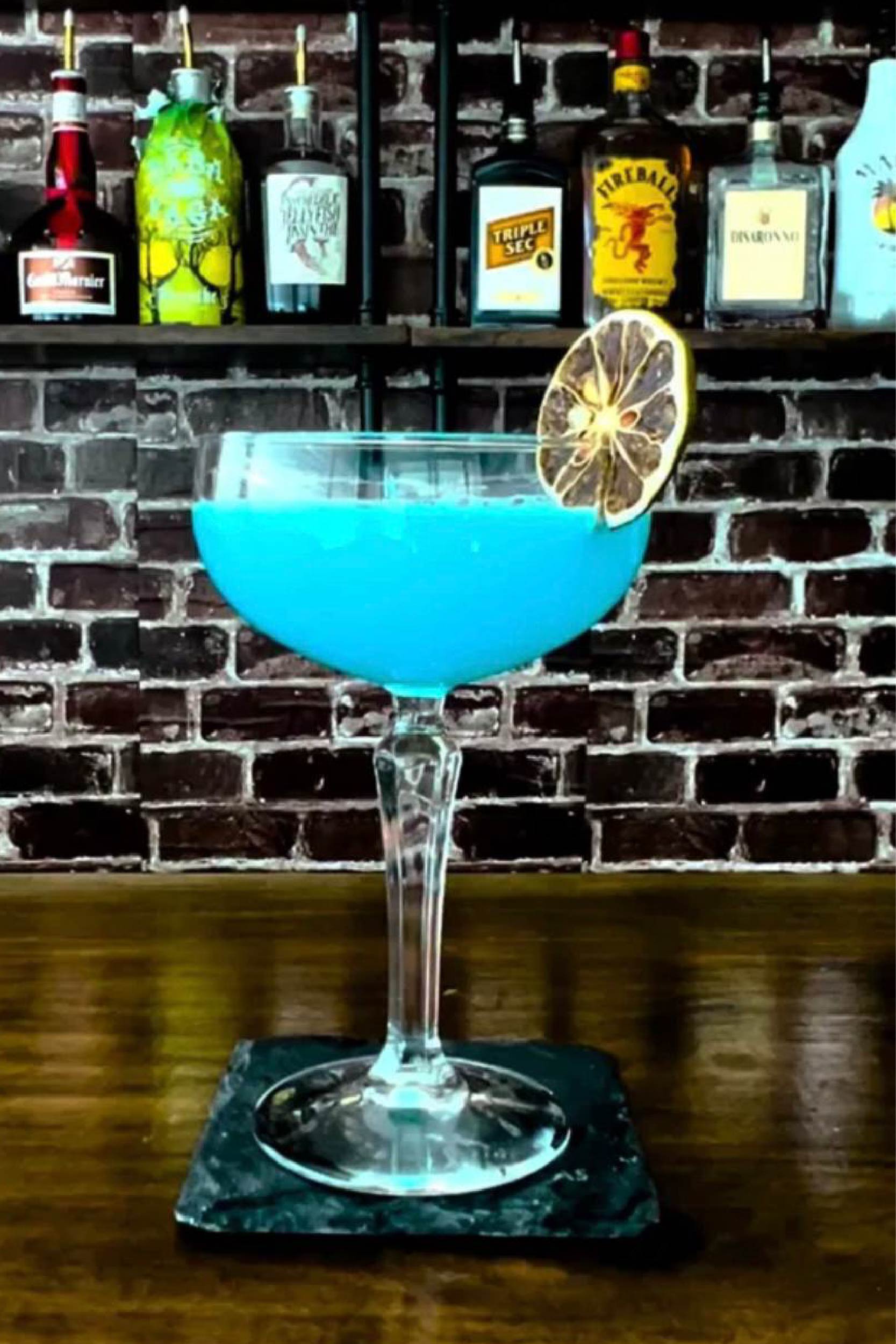 Electric blue coupe with dehydrated lime